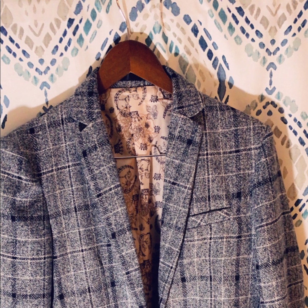 Blazer - Picture 4 of 5